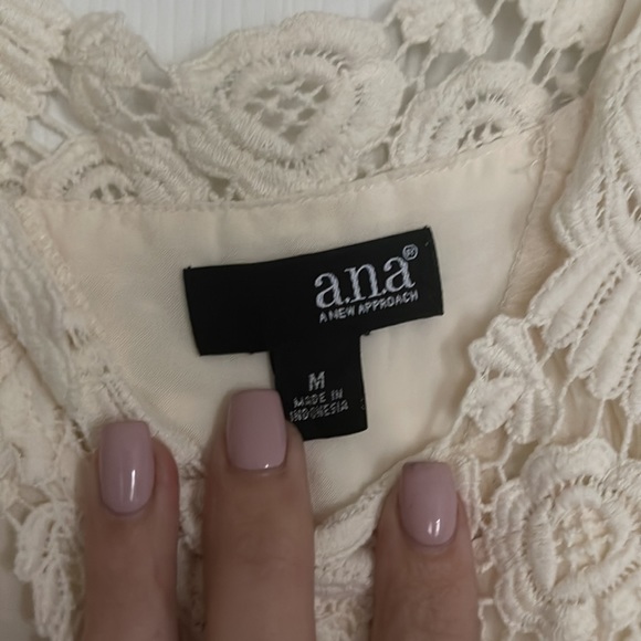 Flowy crochet Ana camisole cream size medium - Picture 3 of 5